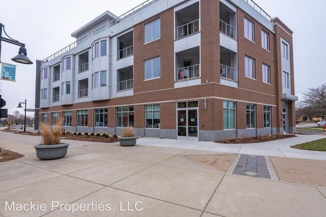 Building Photo - 2 br, 2.5 bath House - 304 West Kirkwood #308
