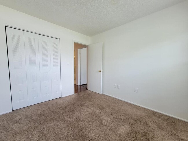 Building Photo - 515 Sheffield Ct