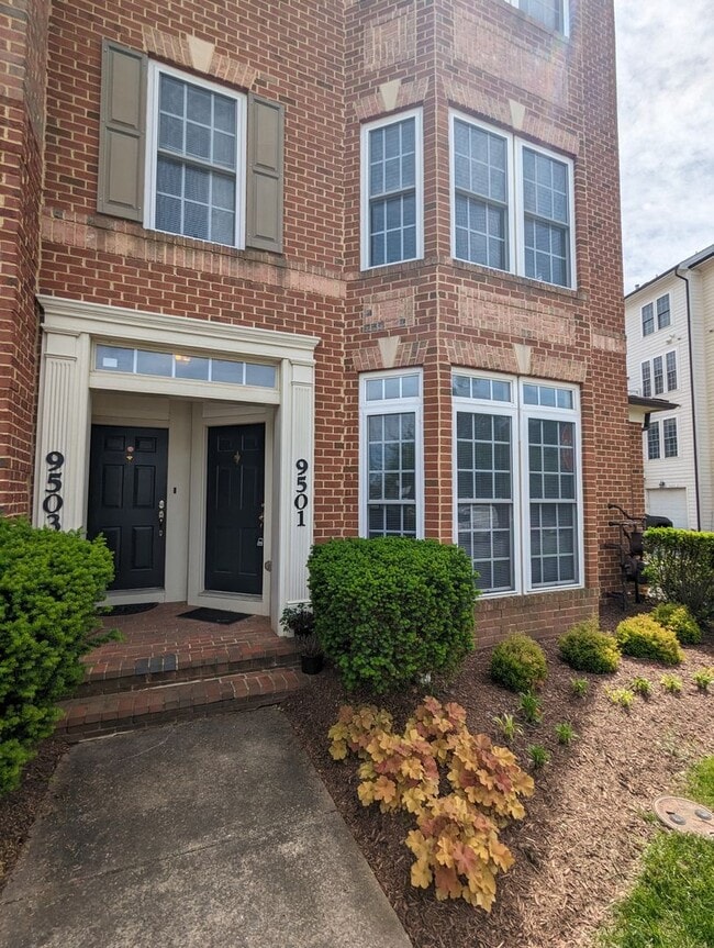 Primary Photo - Two level condo in URBANA School District ...