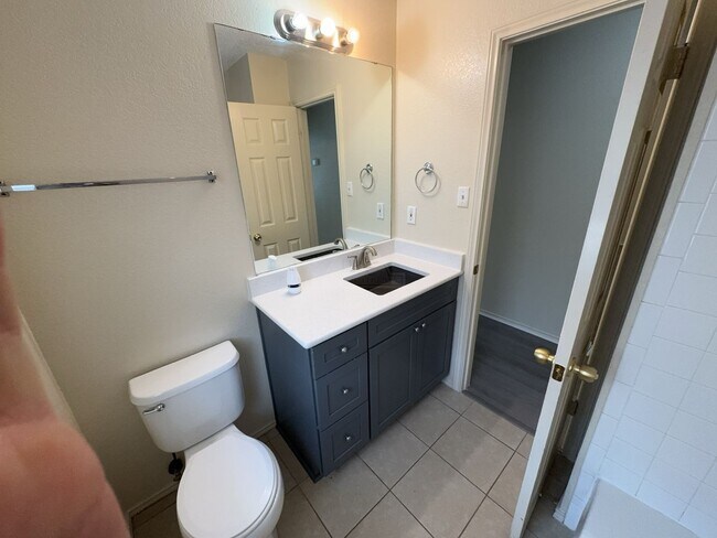 Building Photo - 4303 Fawn Dr