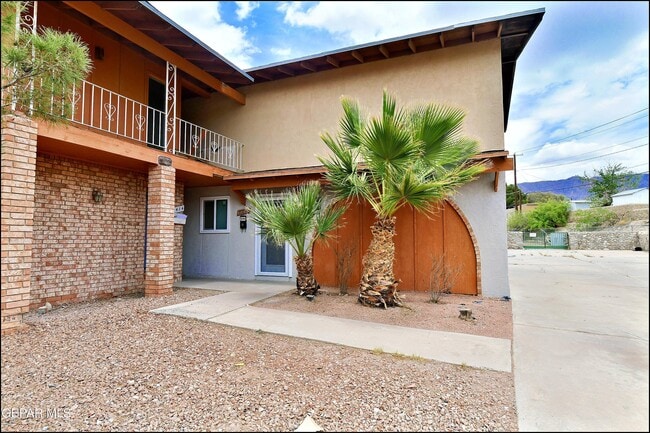 Building Photo - 6412 Pizarro St