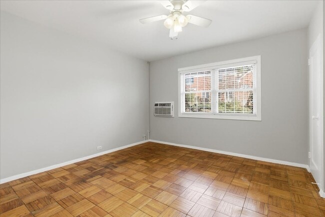 Building Photo - Condo in Parkfairfax community