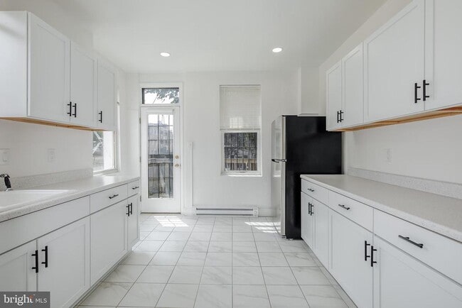 Building Photo - 3002 13th St NW