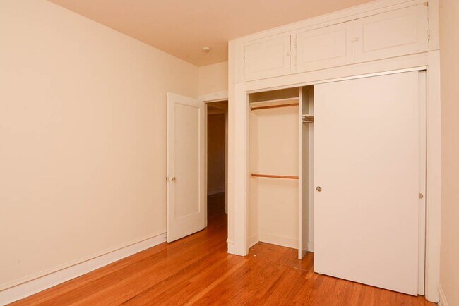 Building Photo - 1324 Oak Ave