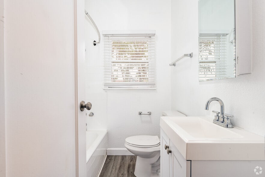 Studio - 550SF - Bathroom - 328 Columbia LLC