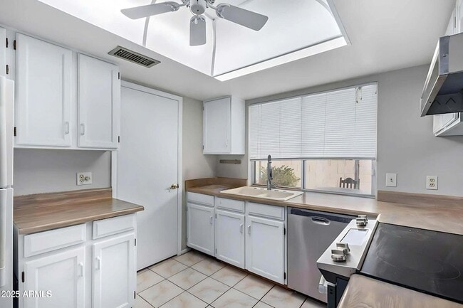 Building Photo - 18225 N 45th Ave