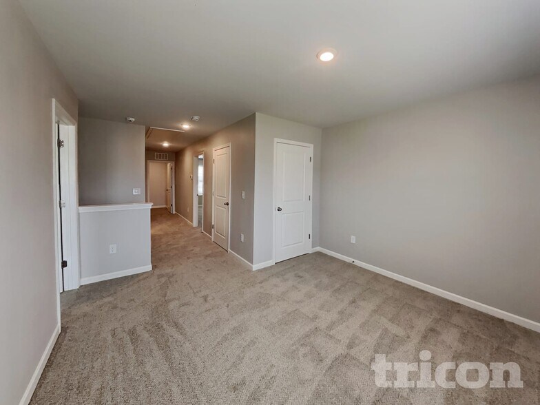 Building Photo - 134 Rivercamp St