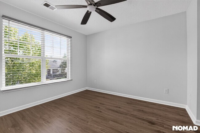 Building Photo - 805 Hopewell St