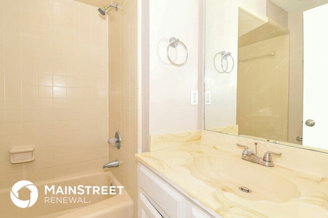 Building Photo - 13093 Silver Oak Dr