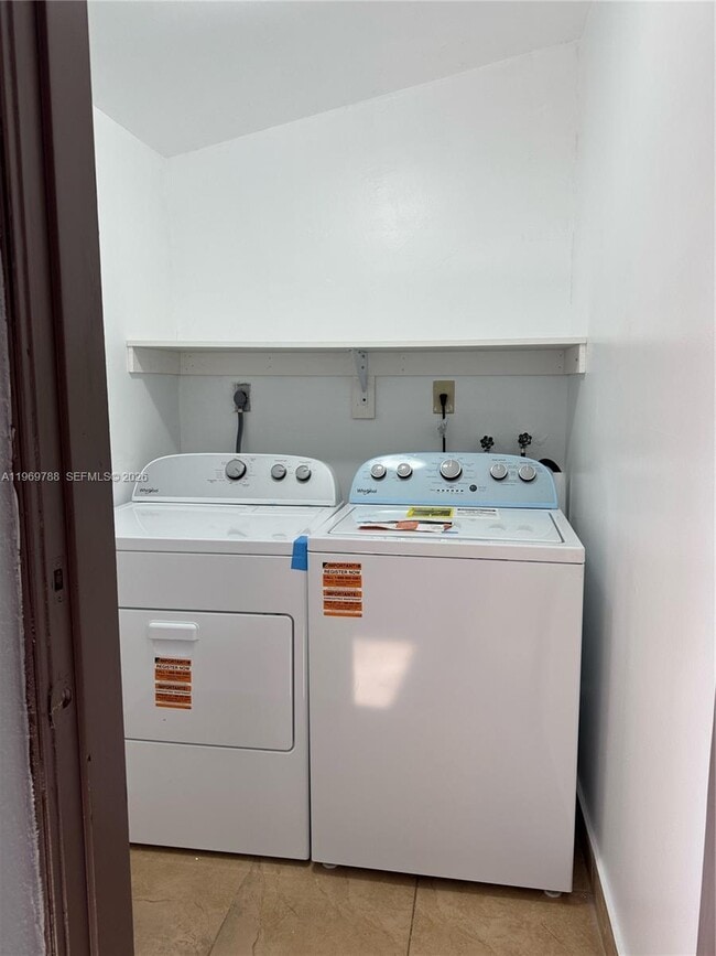 Building Photo - 15332 SW 80th Ln