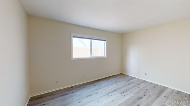 Building Photo - 304 E Balboa Blvd