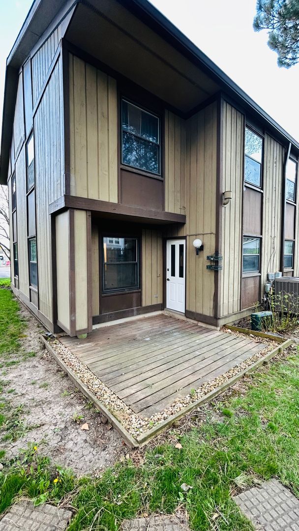 Primary Photo - 620 N Hough St