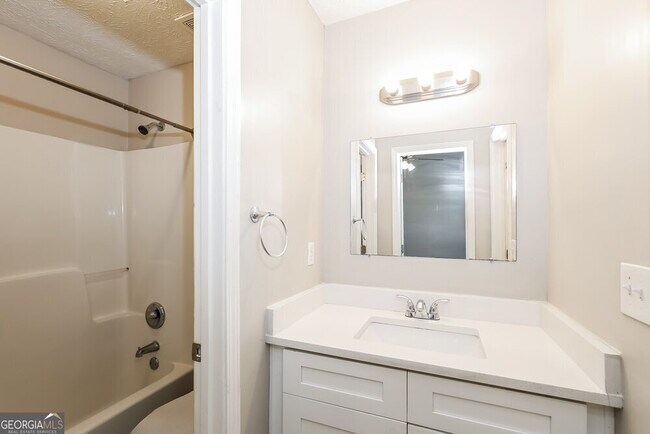 Building Photo - 726 Glenshire Ct