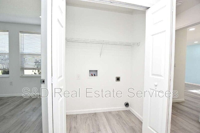 Building Photo - 3032 Spirit Lake Dr