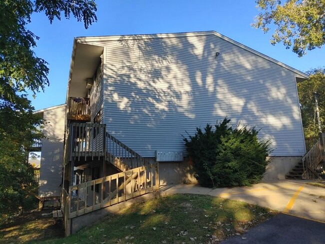 Building Photo - $900 | 1 Bedroom, 1 Bathroom Apartment | No Pets | Available for August 1st, 2026 Move In!