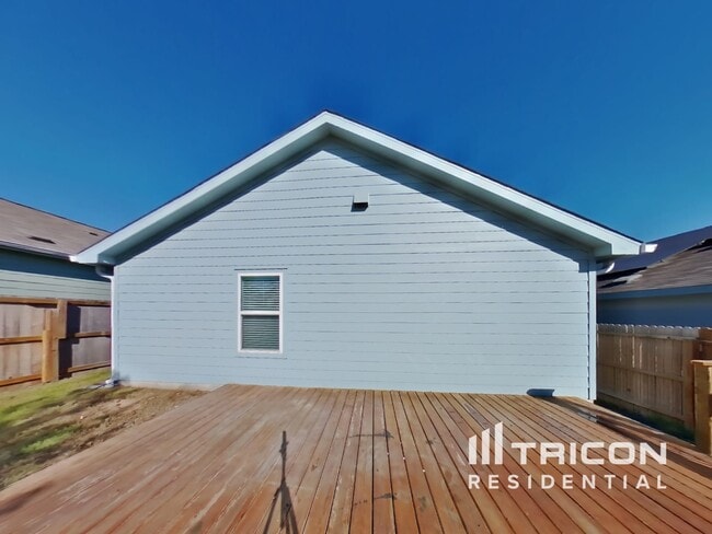 Building Photo - 6526 Beehive Dr