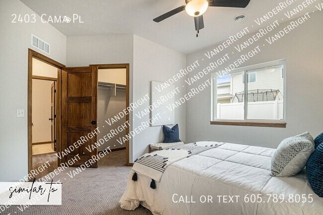 Building Photo - 2403 Cama Pl
