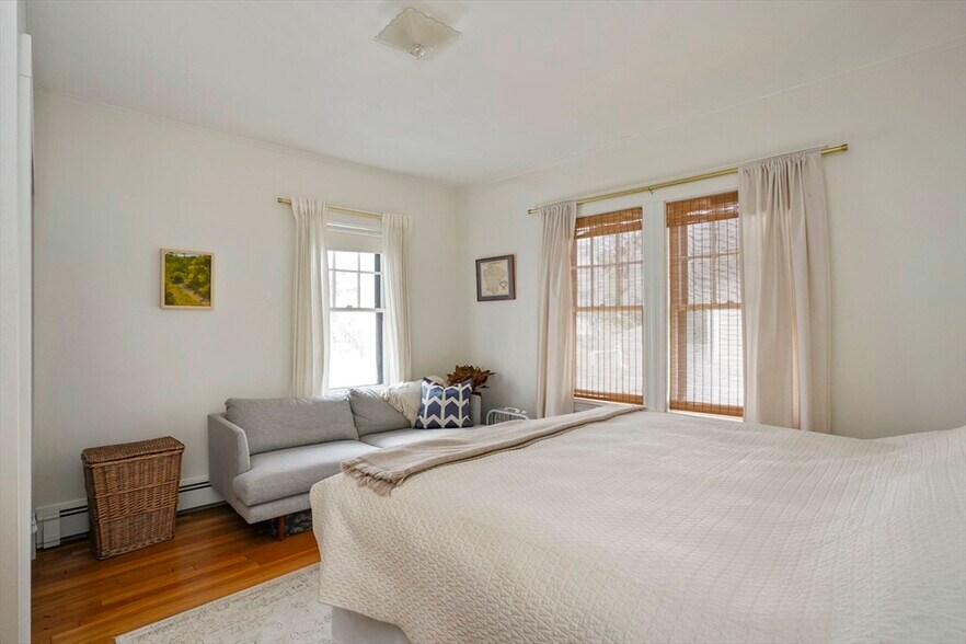 Building Photo - 15 Hollis St