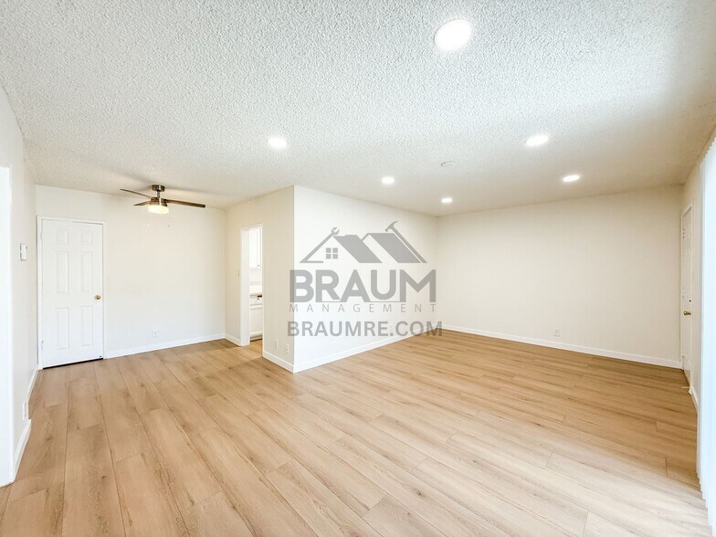 Building Photo - 5433 Sepulveda Blvd