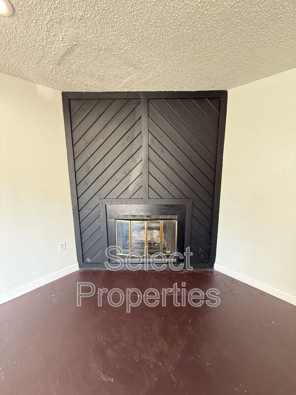 Building Photo - 1618 W Matthews Ave
