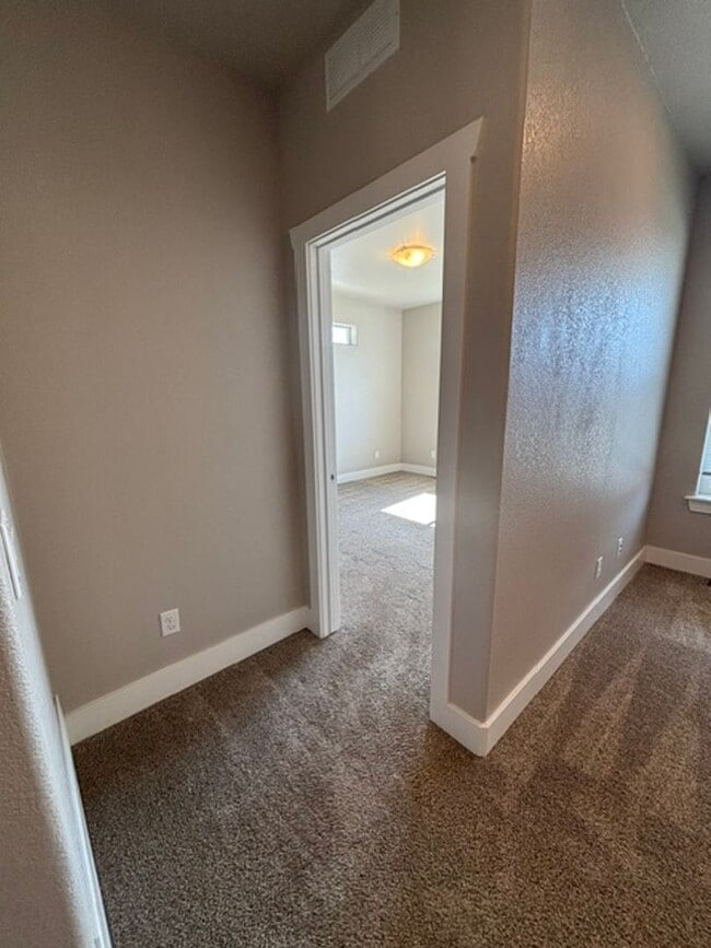 Building Photo - 1333 Alyssa Way