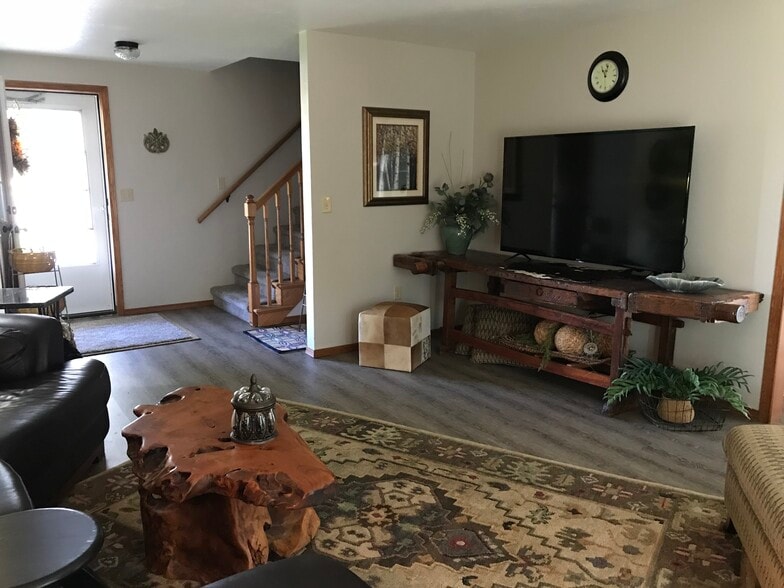 Building Photo - 2017 Schanock Dr