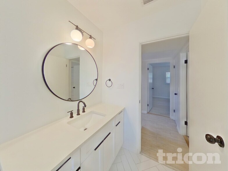 Building Photo - 1431 Croydon Dr