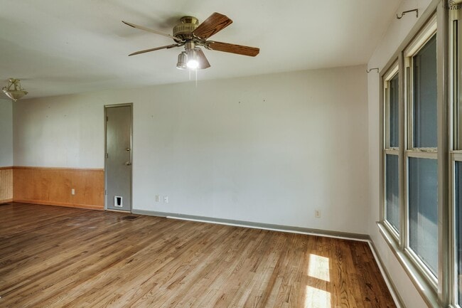 Building Photo - 4300 Hughes Dr