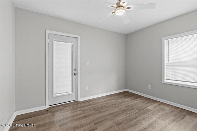 Building Photo - 1018 S 47th St