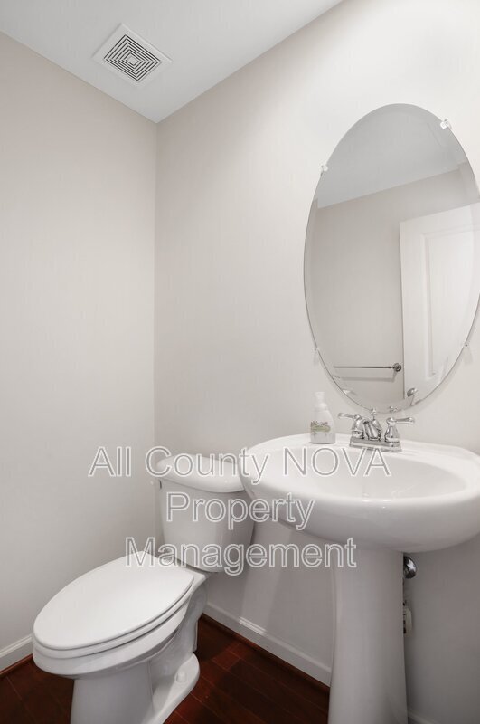 Building Photo - 1609 Poplar Run Dr