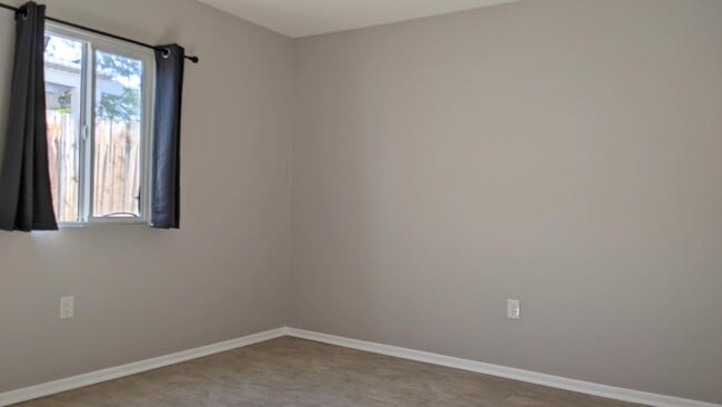 Building Photo - 42405 Iowa St