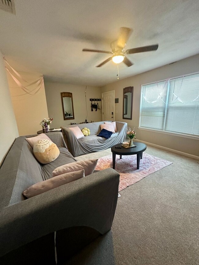 Building Photo - Prime Location Close to Virginia Tech