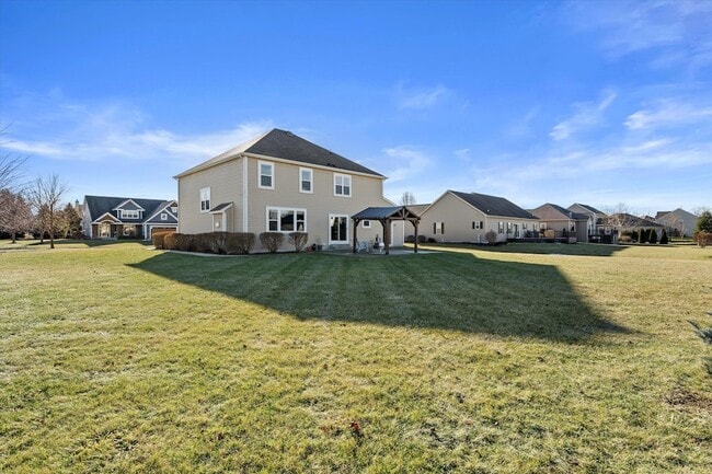 Building Photo - N42W22770 Beacon Ct