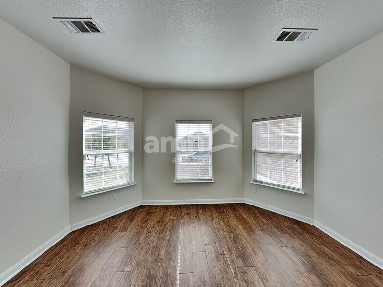 Building Photo - 1220 Arizona Dr