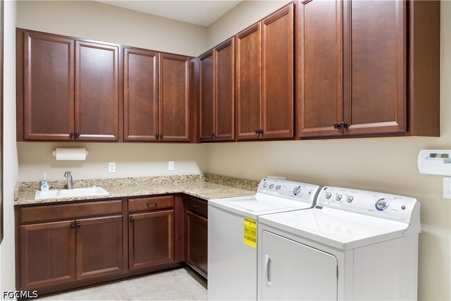Building Photo - 9235 Rialto Ln
