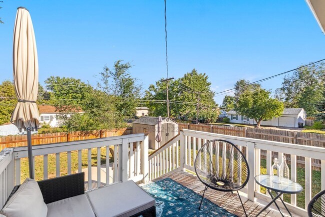 Building Photo - Updated 5 Bedroom House Near Memorial Park