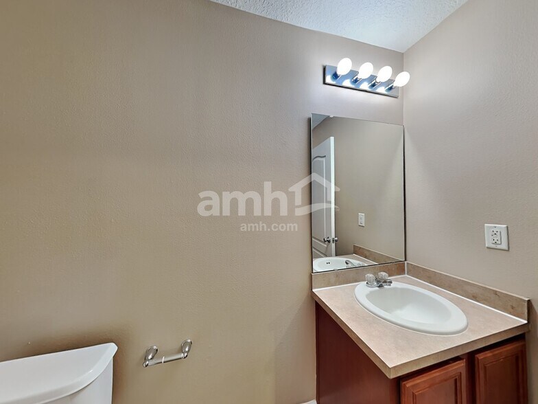 Building Photo - 12618 Wooded Bluff Ct