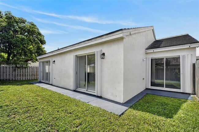 Building Photo - 15772 SW 74th Ln
