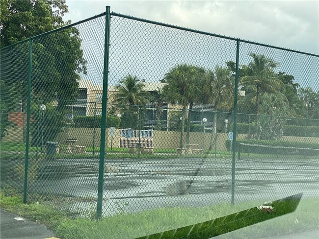 Building Photo - 4235 N University Dr