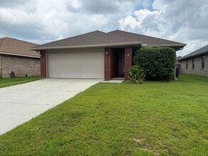 Building Photo - Pensacola - Logan Place - 3 bedroom, 2 bat...