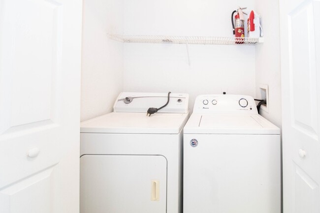 Building Photo - 14036 Fairway Island Dr