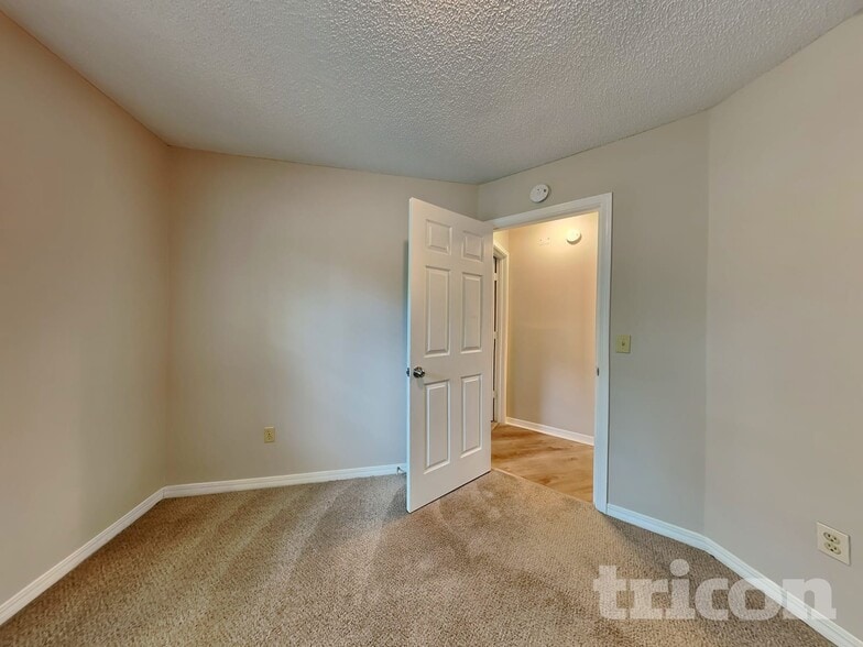 Building Photo - 8129 Mactavish Way W