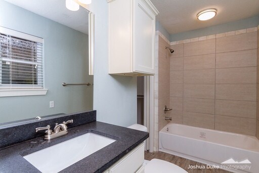 Building Photo - Downtown Area Home in Fayetteville !