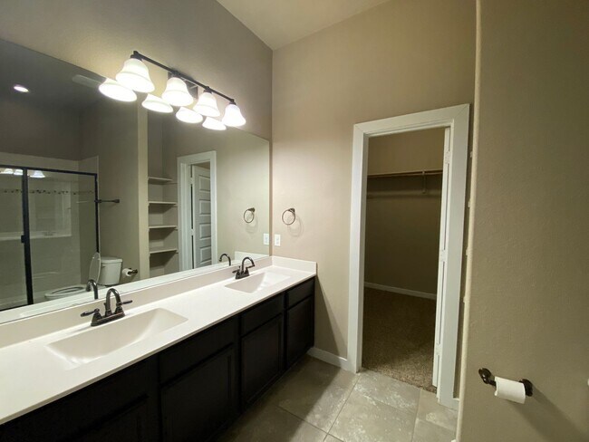 Building Photo - 3/2/2  Located between New Braunfels & Seguin / Fridge Included /  Fenced Backyard / CISD