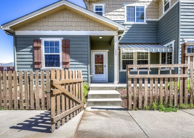 Building Photo - Westside 3 Bed Townhouse in Gold Hill Mesa