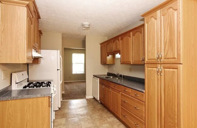 Building Photo - 2604 Wildflower Ln SW