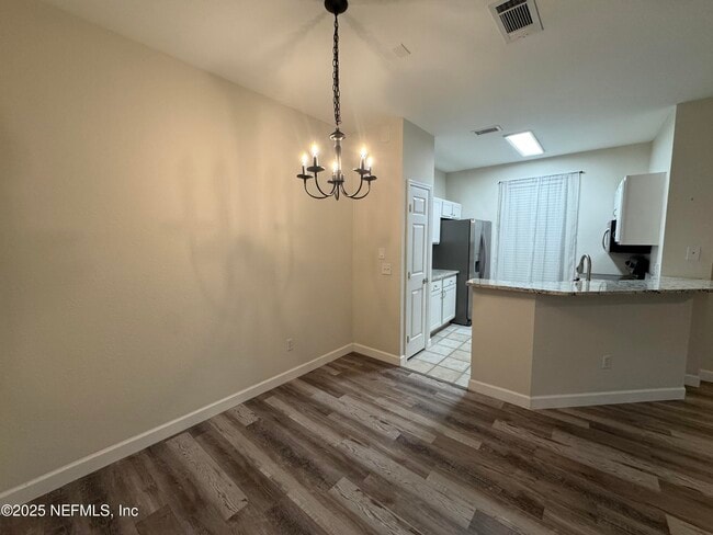 Building Photo - 13703 Richmond Park Dr N