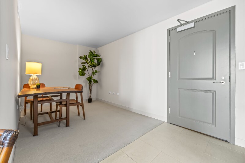 Building Photo - 1009 Kapiolani Blvd