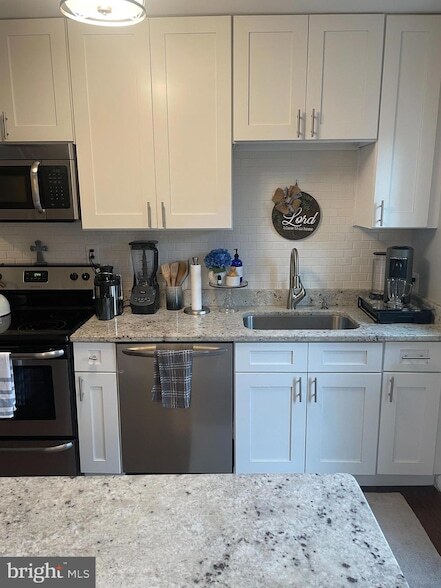 Building Photo - 703 Chetworth Pl