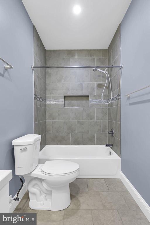 Building Photo - 40560 Aldie Springs Dr